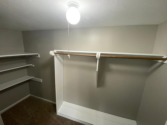 Walk in closet. Serious.
