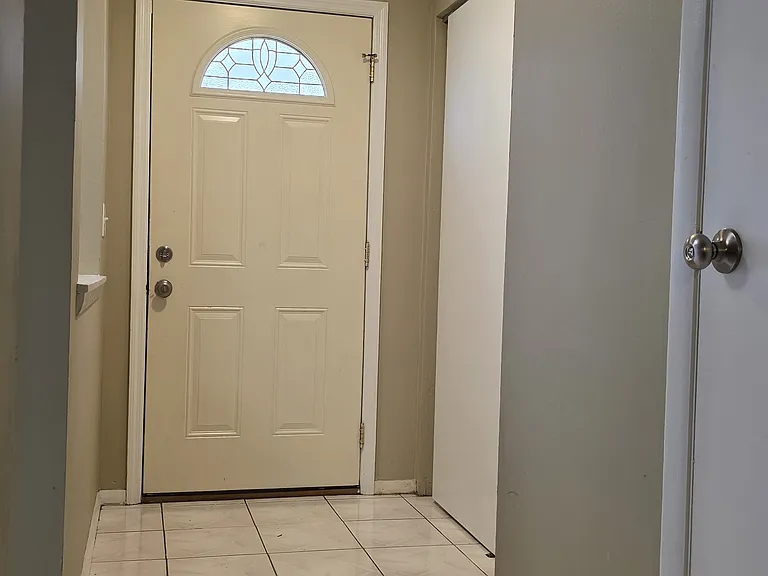 4908 Silver Oaks Vlg — Photo 3