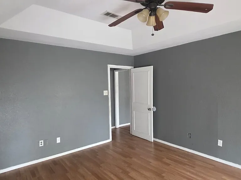 224 Timber Creek Dr — Photo 2