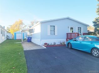 414 Birchwood Dr, Lockport, NY