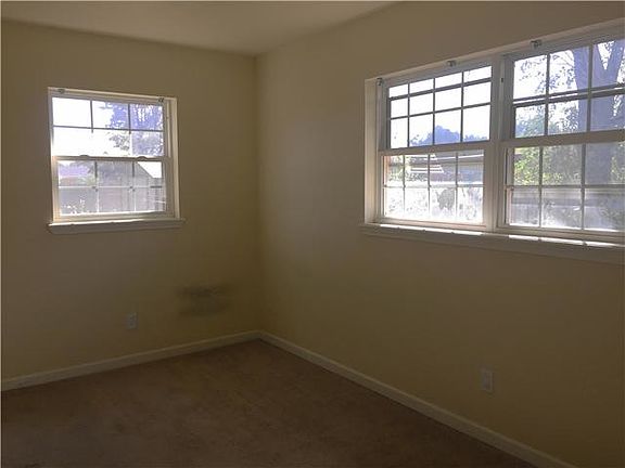 3rd image of 6031 Lilac Ln