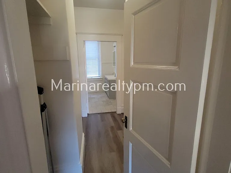 744 York St — Photo 4