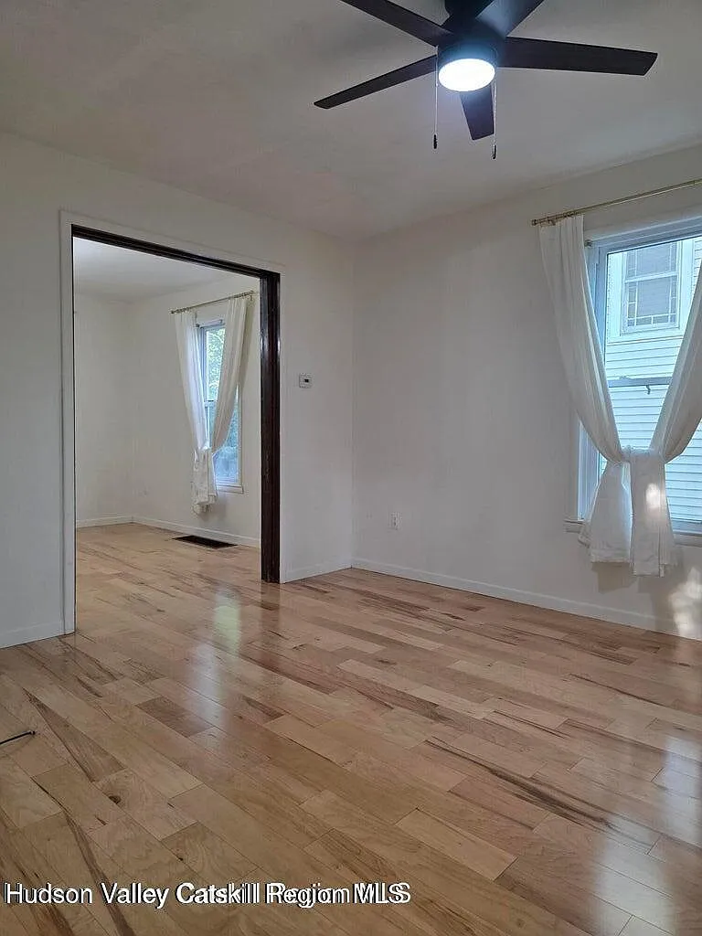 3 bed, 2.0 bath, 1500 sqft, $2,495 — Photo 2