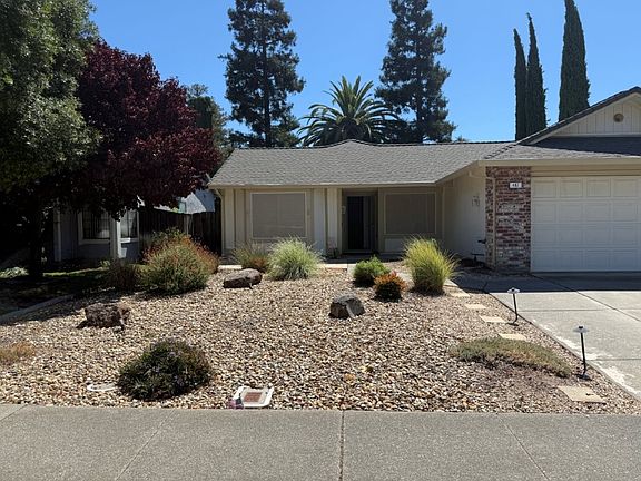 2nd image of 467 Lupine Cir