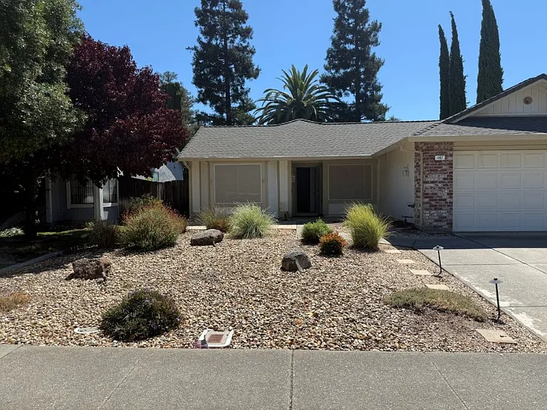 467 Lupine Cir — Photo 2