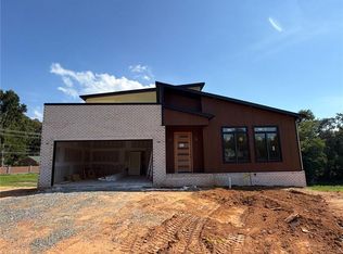 918 Passion Ct, Winston Salem, NC 27104
