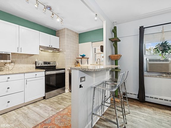 5th image of 4970 N Marine Dr APT 421