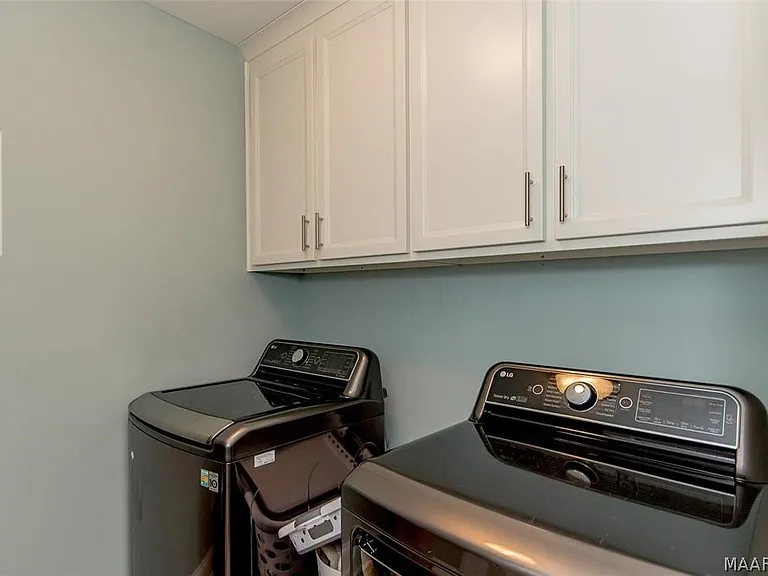 1123 Benjamin Way — Photo 18