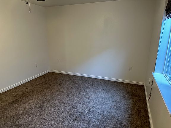 3rd image of 804 E 1050 S