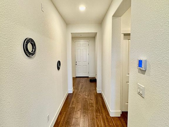 4th image of 1121 Pearl Dr
