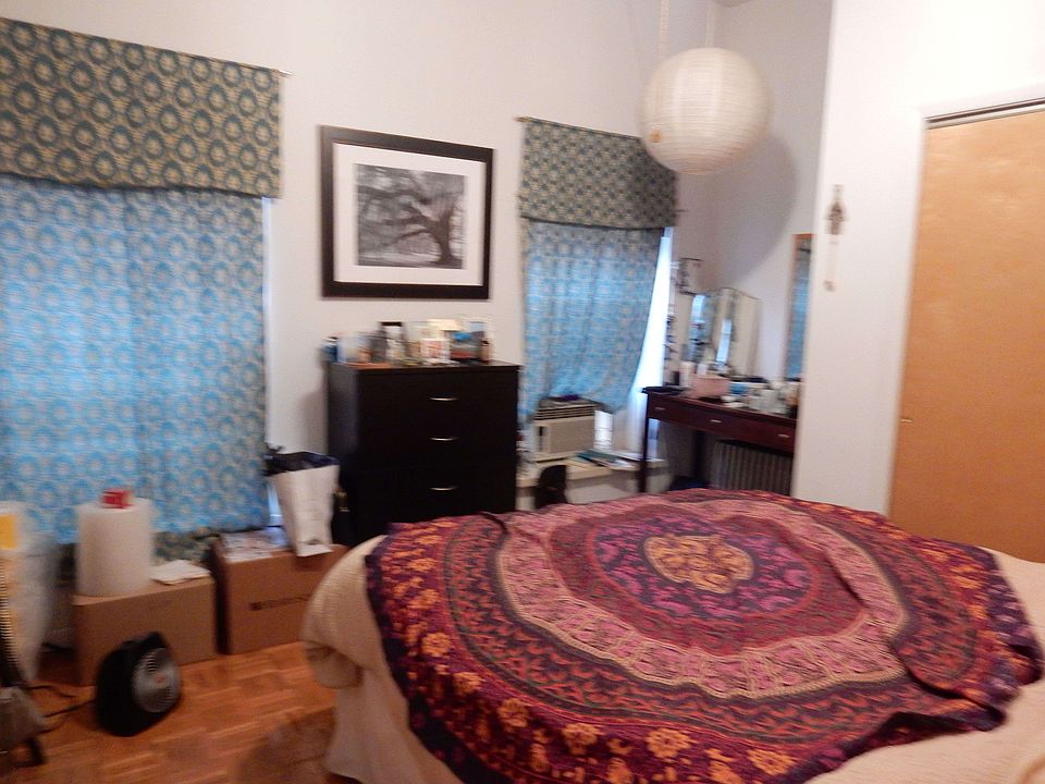 2nd image of 132 Saint Marks Pl APT 8
