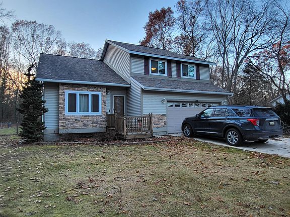 4th image of 2475 Riverdale Dr