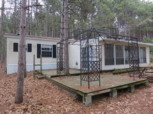 9584 Potts Rd, Almond, WI 54909