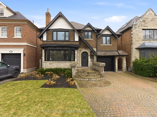 221 Richview Ave, Toronto, ON M5P 3G2