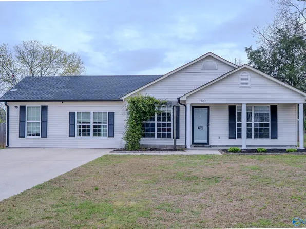 1502 Vest St SW, Hartselle, AL 35640