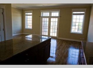 2730 N Lincoln Ave APT 3, Chicago, IL 60614