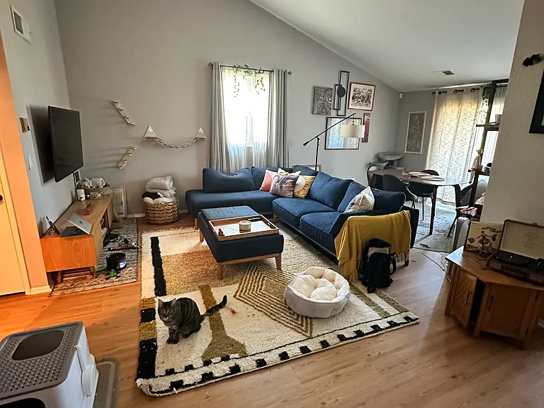 7439 Woodman Ave — Photo 9