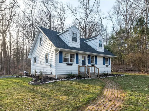 120 Persimmon Ln, Bangor, PA 18013