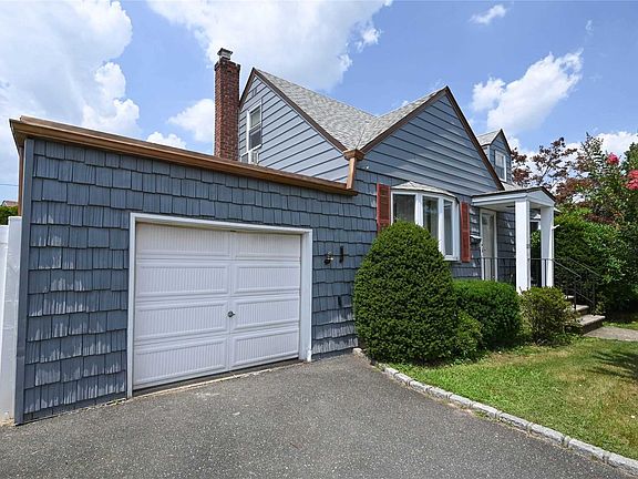 2nd image of 709 Eileen Ct