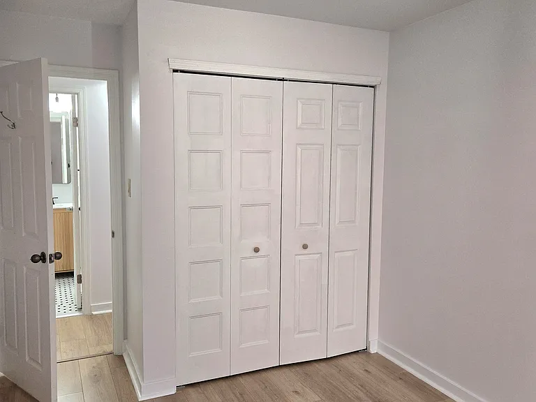 404 Harwood Ct #B — Photo 14