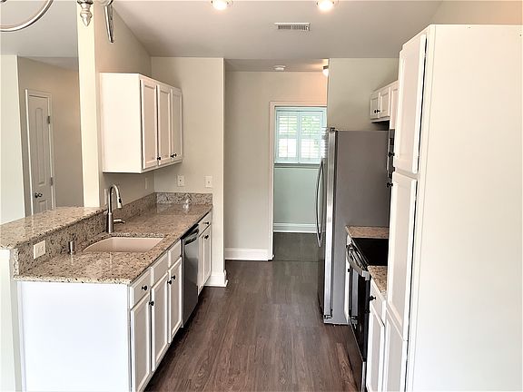 5th image of 2058 Willow Creek Ln