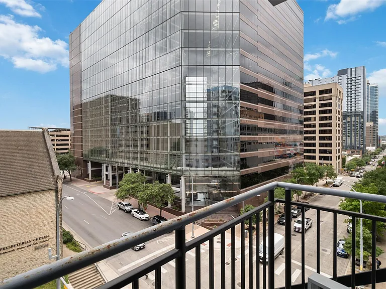 800 Brazos St #803 — Photo 27