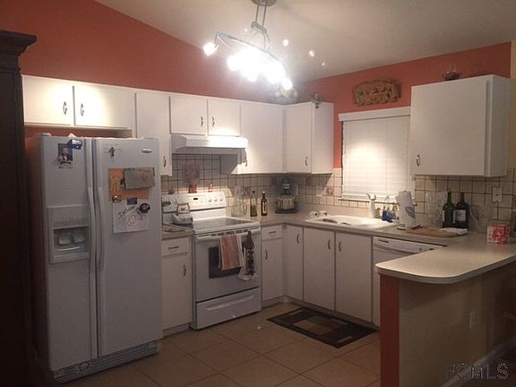 2nd image of 11 Roller Ln