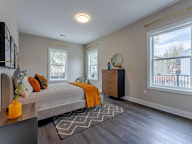 310 Madison Ave — Photo 4