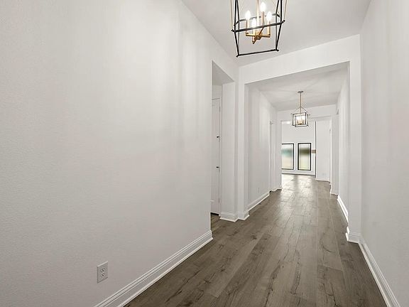 Brynlee II F foyer