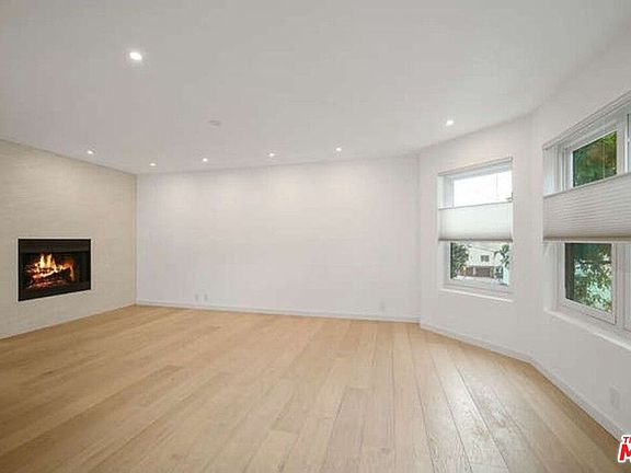 5th image of 2750 Market St APT 104