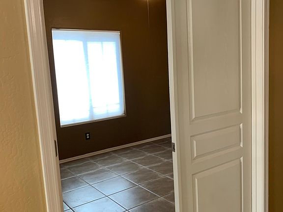 5th image of 550 E Bartlett Way