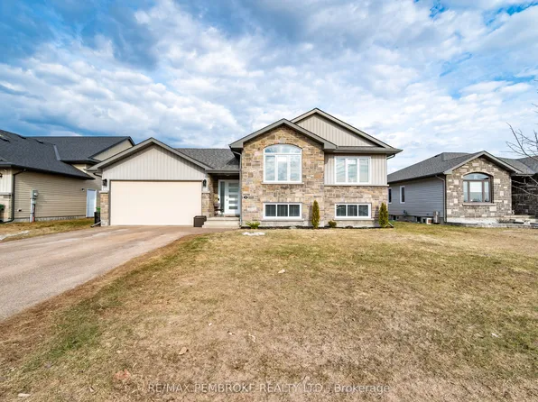 20 Liam St, Petawawa, ON K8H 0G6