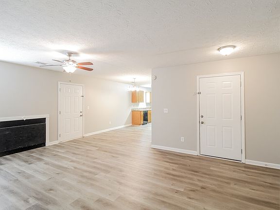 3rd image of 160 Avery Dr