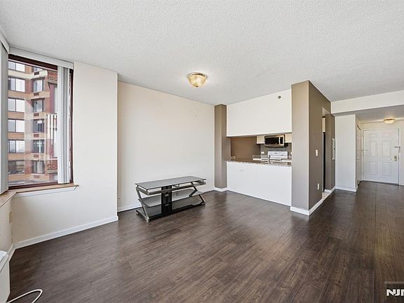 3rd image of 100 Old Palisade Rd APT 2313