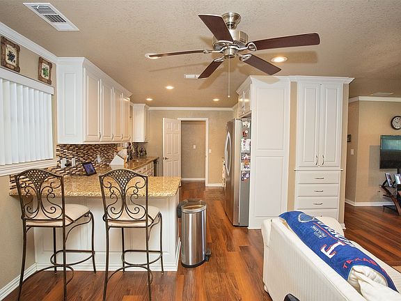 5th image of 1405 Thompson Dr