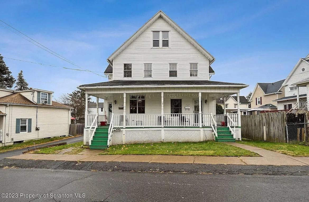 717 Landis St photo 1