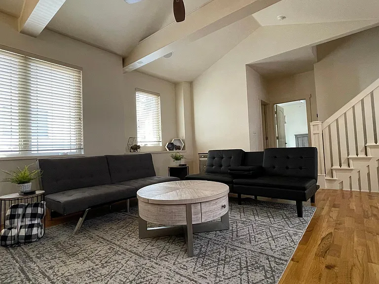 1407 S Saint Louis Ave #A — Photo 3