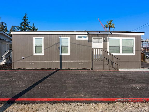 4th image of 317 Moffat Blvd #6