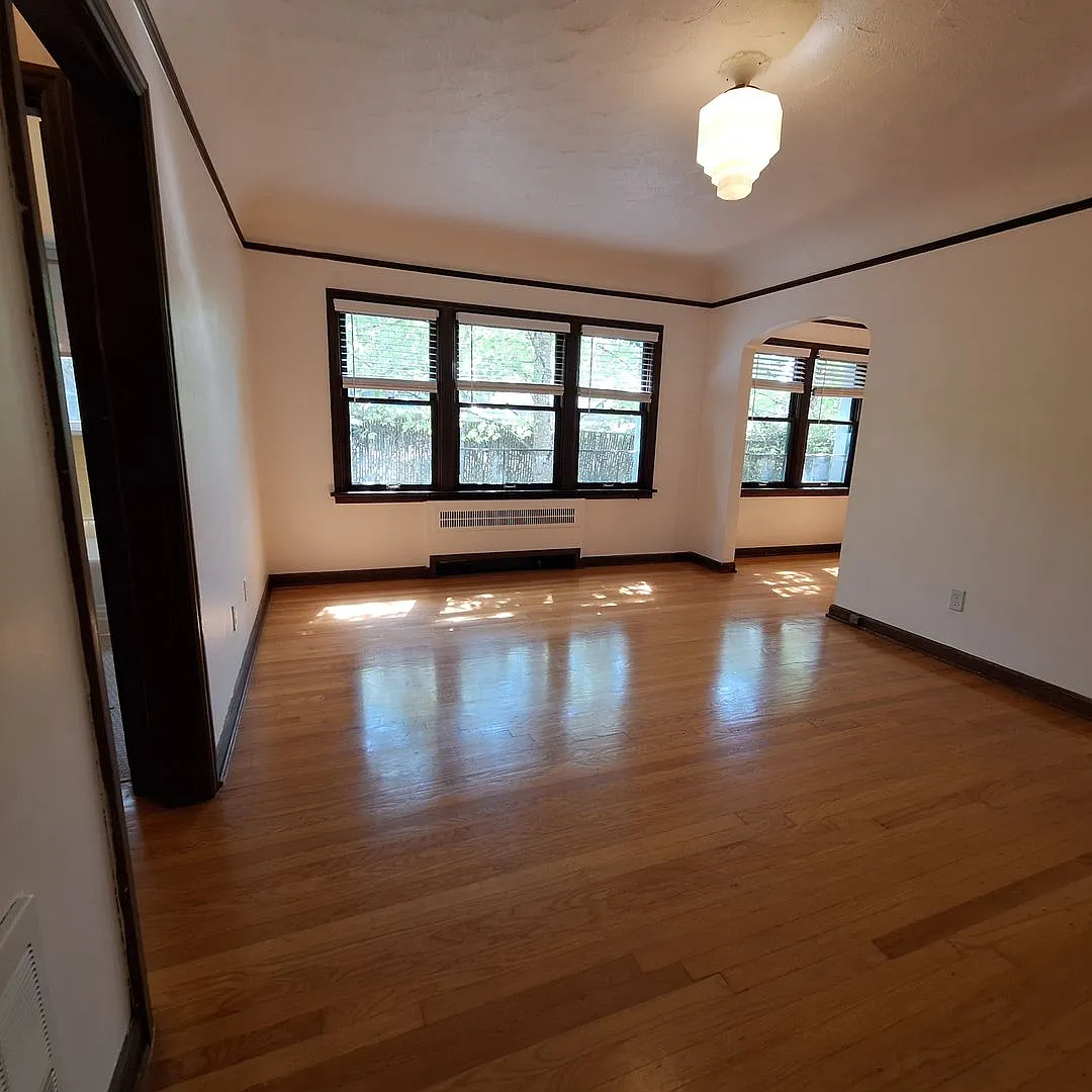 Mt. Tabor Apartments — Photo 4