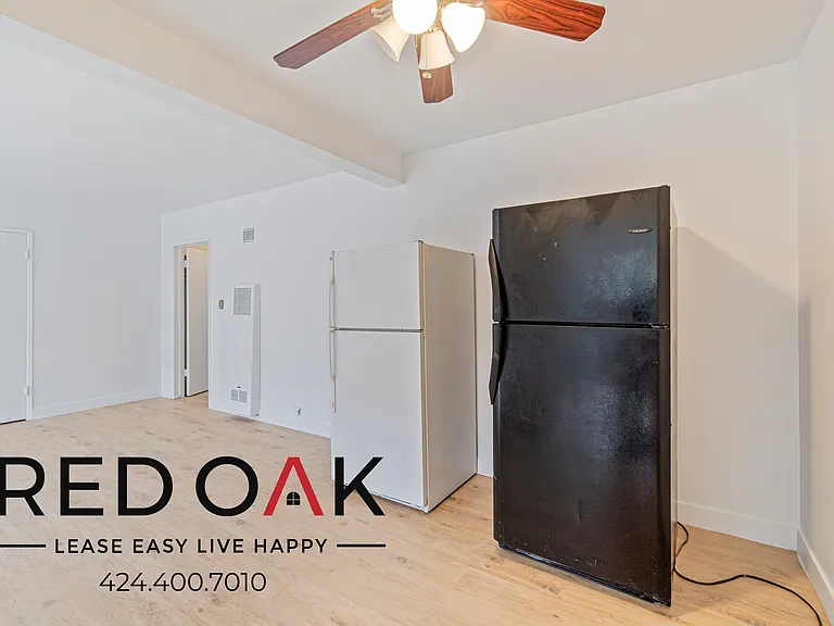 3925 Roxanne Ave #4 — Photo 6