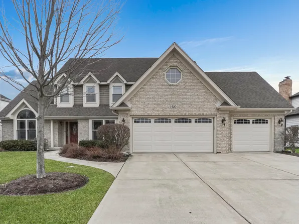 1500 Frenchmans Bend Dr, Naperville, IL 60564
