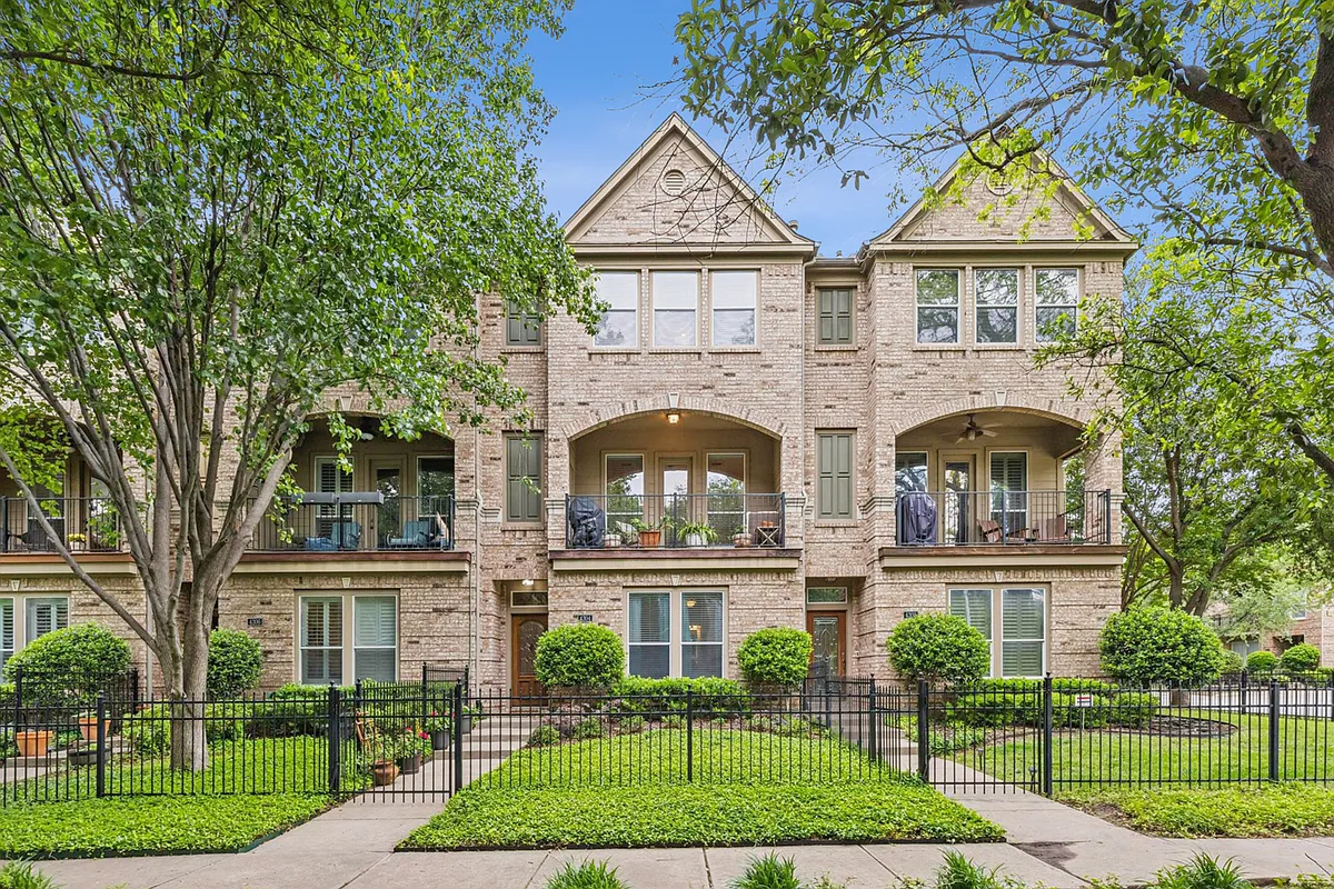 4304 Holland Avenue located on a tree lined premium block in North Oak Lawn boarding Highland Park. - 4304 Holland Ave