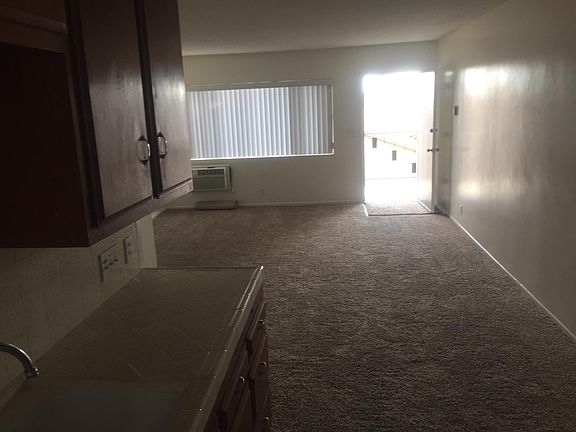 3rd image of 805 S Atlantic Blvd APT 5
