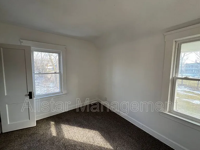 3467 E 125th St — Photo 12