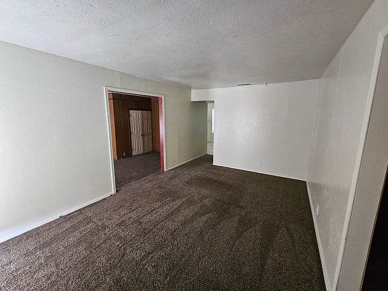 1621 E Park Blvd — Photo 8