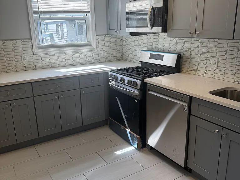 58 Seneca St #1 — Photo 1