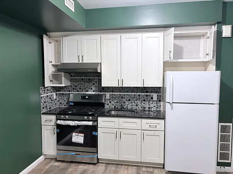 371 Sharon Ave #1 — Photo 1