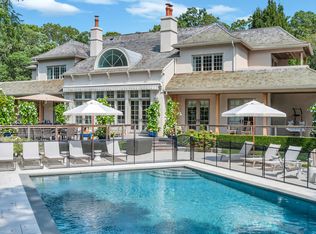 52 Edge Of Woods Rd, Southampton, NY 11968