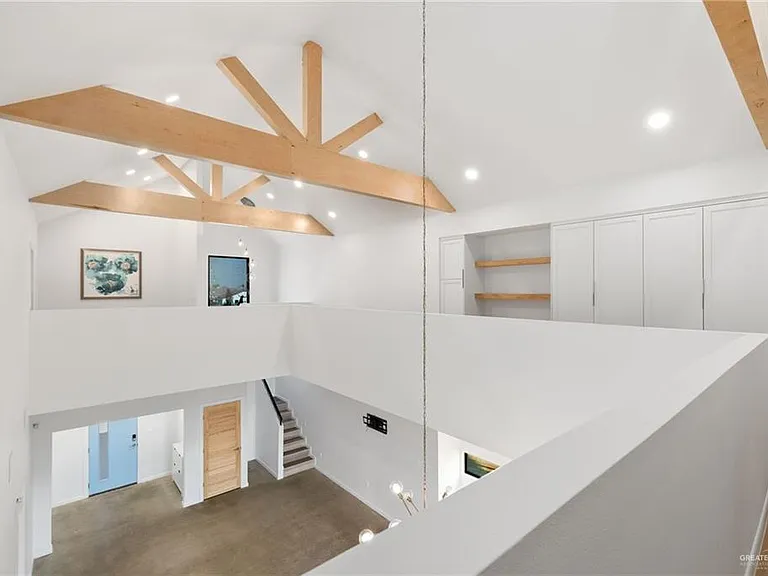 1912 Silverton Cir — Photo 14