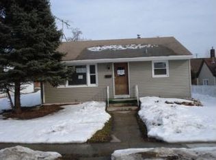 607 N Spring St, Elgin, IL 60120